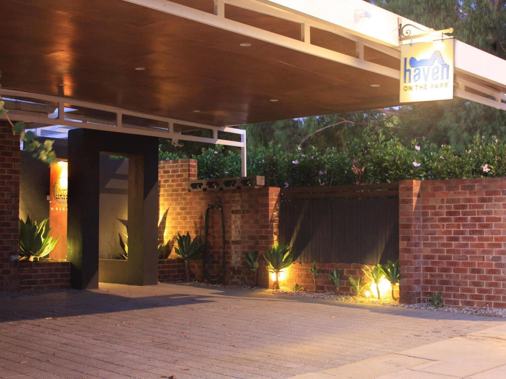 Haven On The Park Hotel Perth Exterior foto