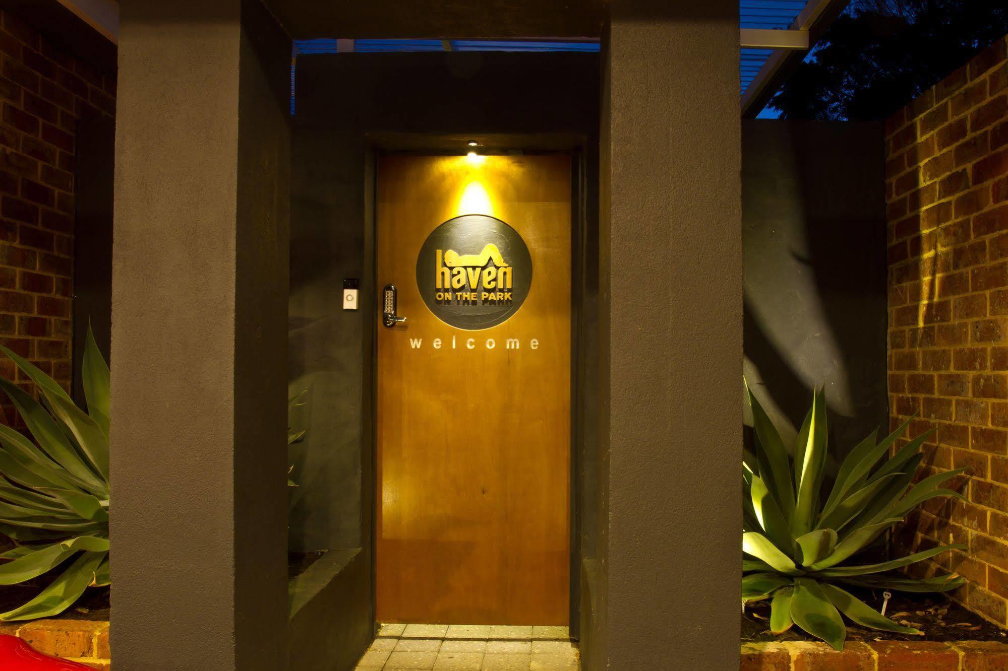 Haven On The Park Hotel Perth Exterior foto